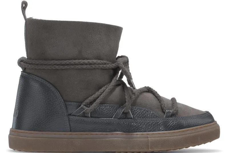 Classic Sneakers - Mens