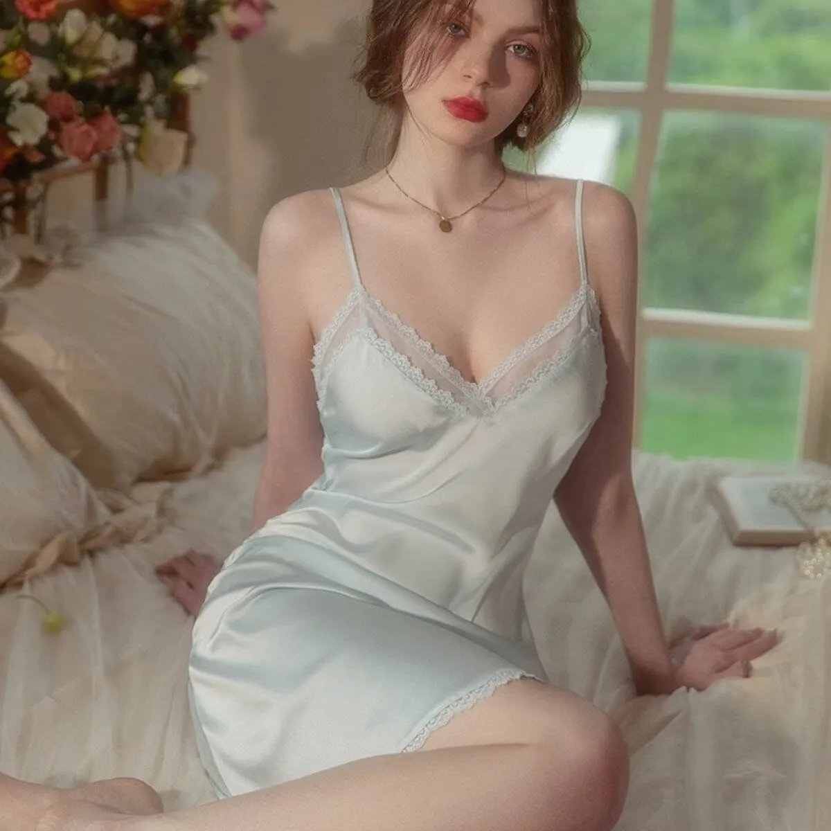 Louie satin slip