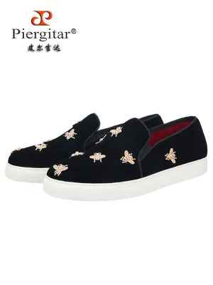 Newly imported velvet with bee buckle men's skateboard shoes trendy low-top sneakers casual slip-on loafers for men