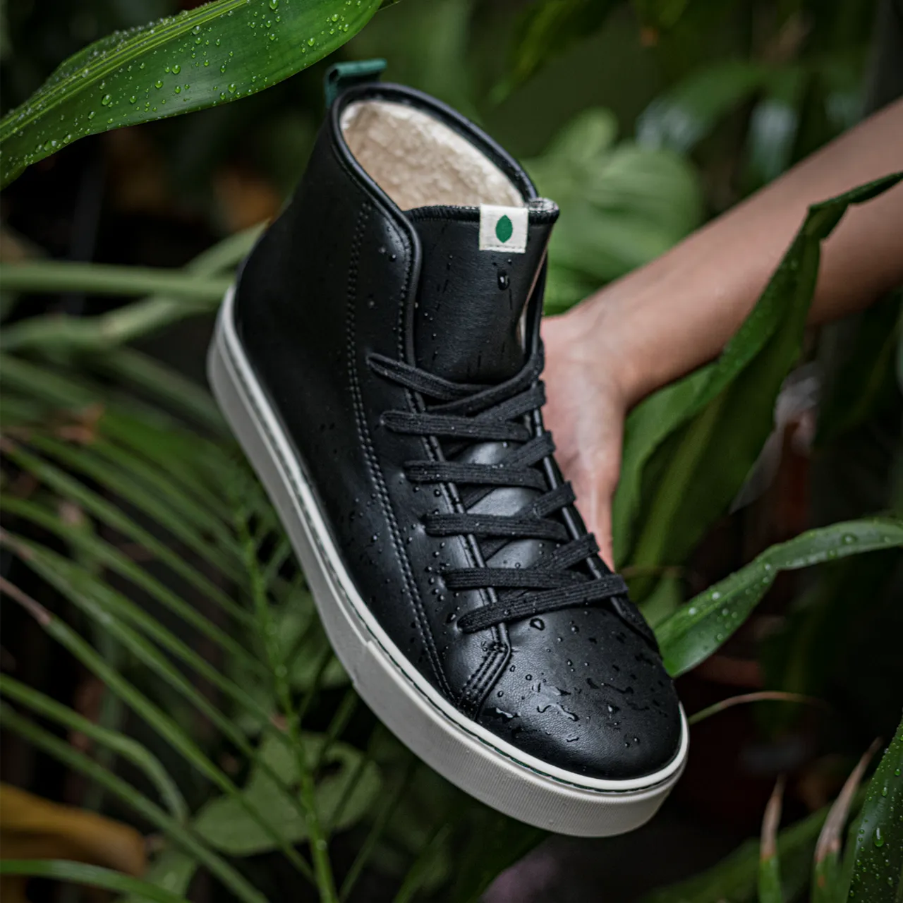 Vegan winter bootie black of veg PLA011