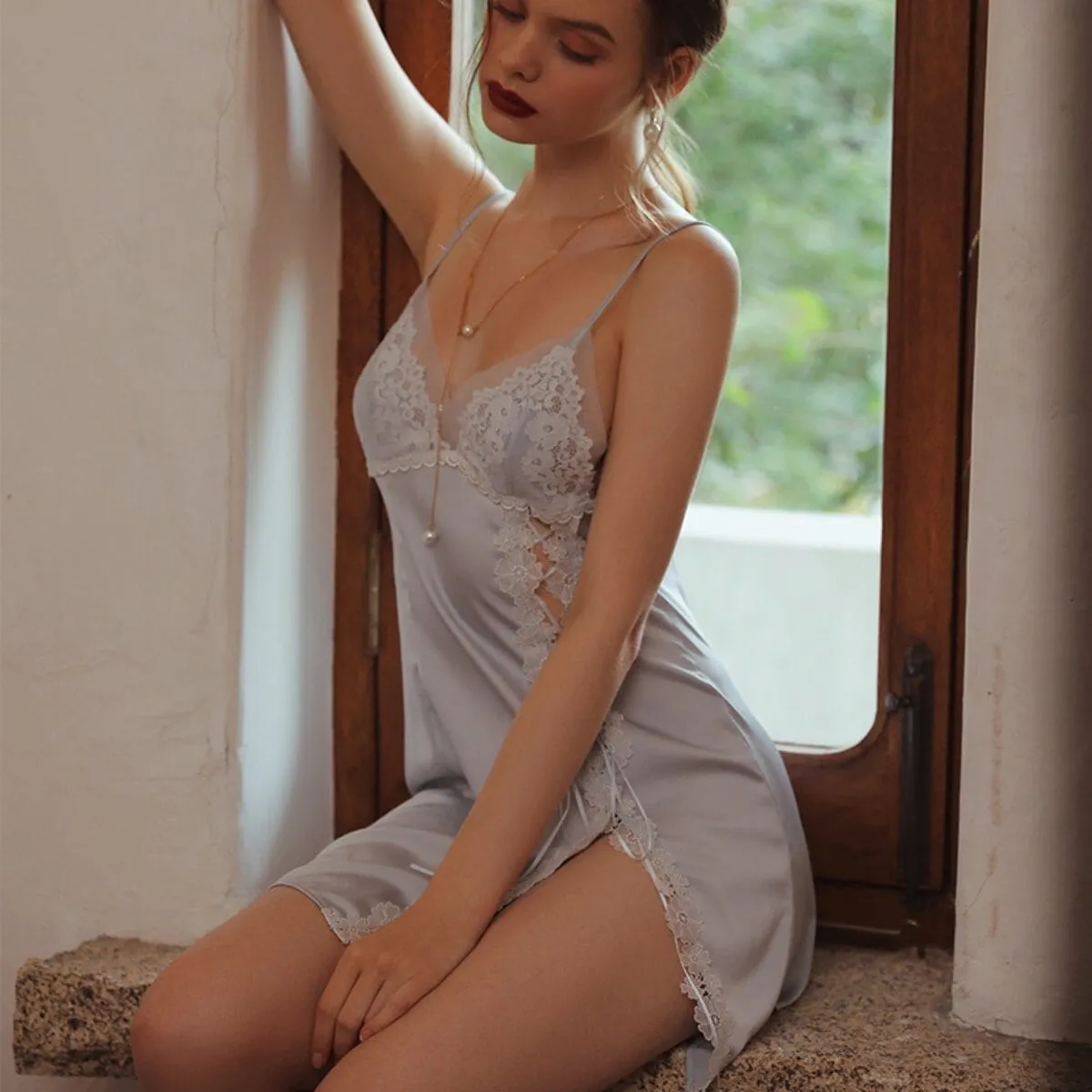 Vivianna satin slip