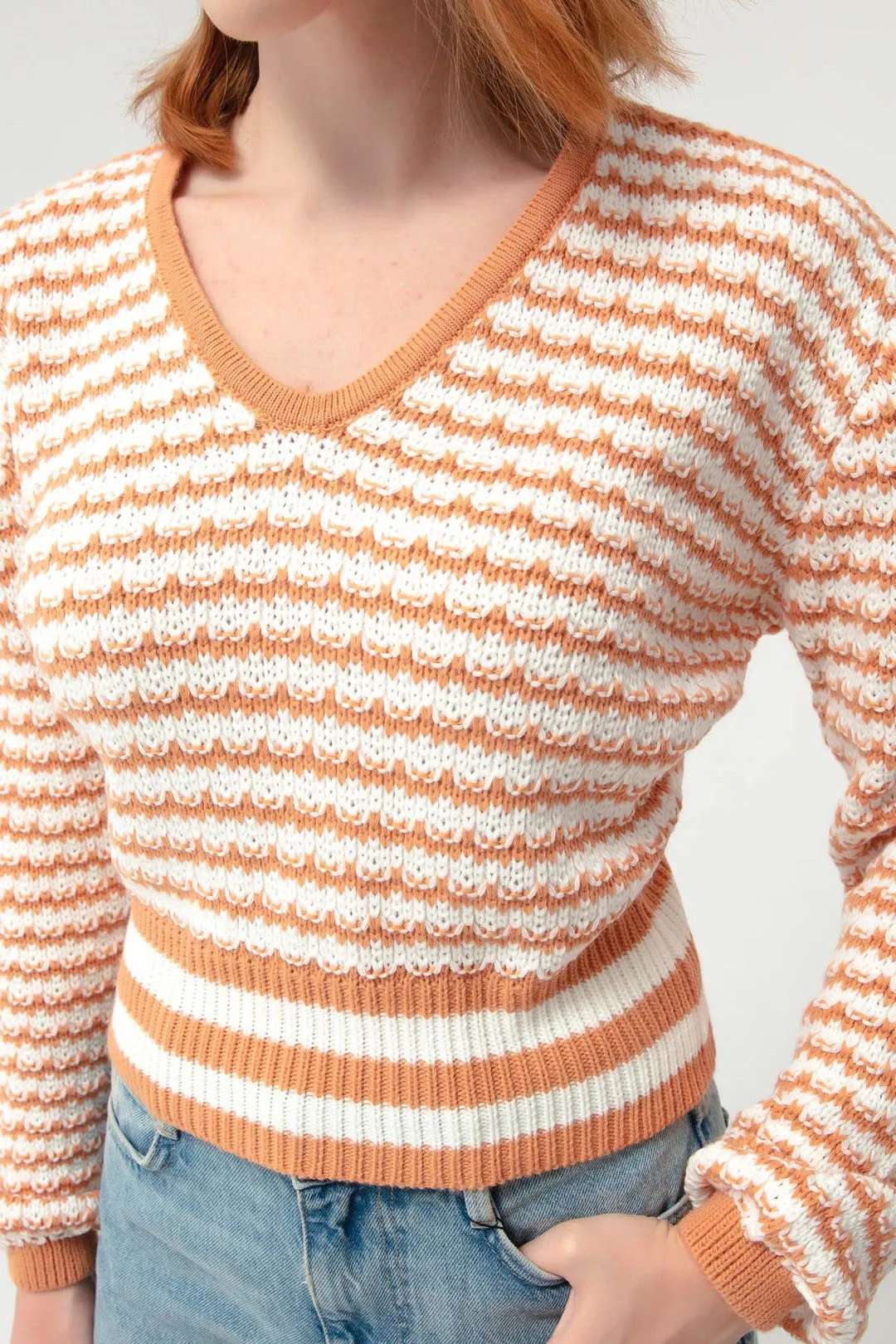 Woman V -Neck Executive Pattern Knitwear Sweater
